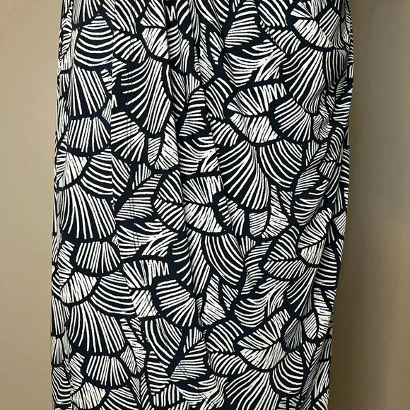Connected Apparel 1/2 Sleeve Wrap  Dress - Picture 7 of 10
